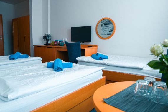 Pokoj - třílůžkový